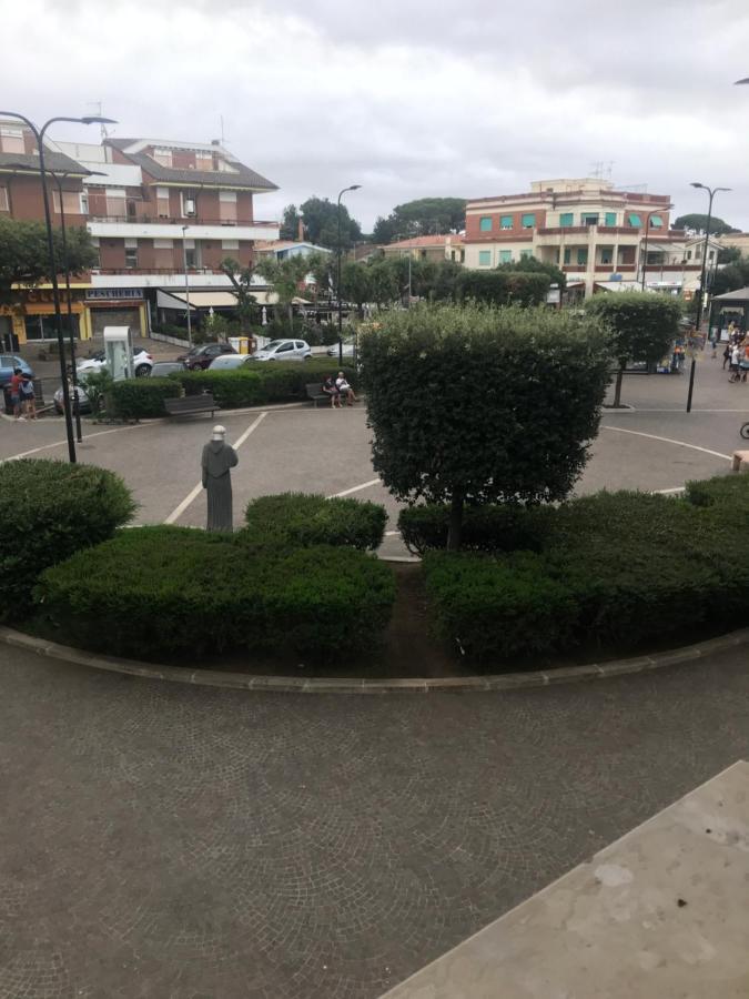 Appartamento Sulla Piazza 90 M Dal Mare Анціо Екстер'єр фото